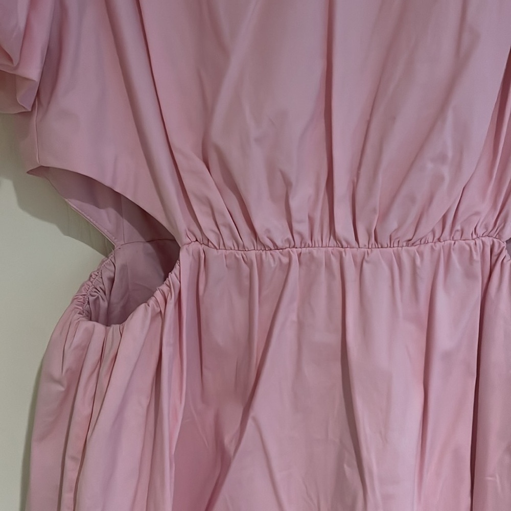 NWT WAYF Pink puff sleeve side cutout Dress in size medium - Picture 4 of 8